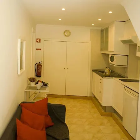 Cosy Flat In Historic Downtown Апартаменти Лісабон