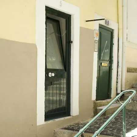 Апартаменти Cosy Flat In Historic Downtown *