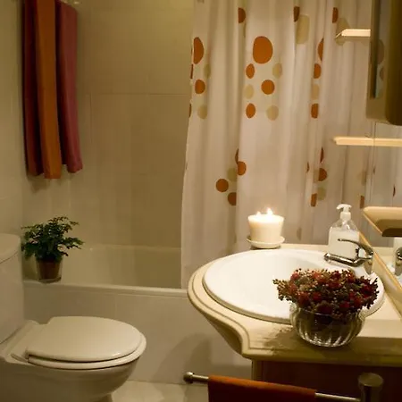 Cosy Flat In Historic Downtown Лісабон