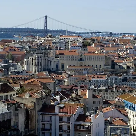 Апартаменти Cosy Flat In Historic Downtown *